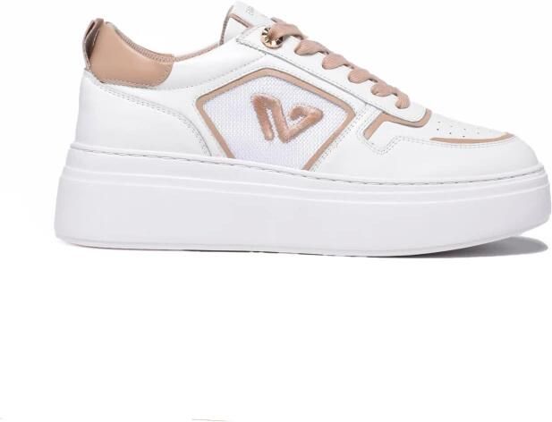 E uelle Vee Sneaker