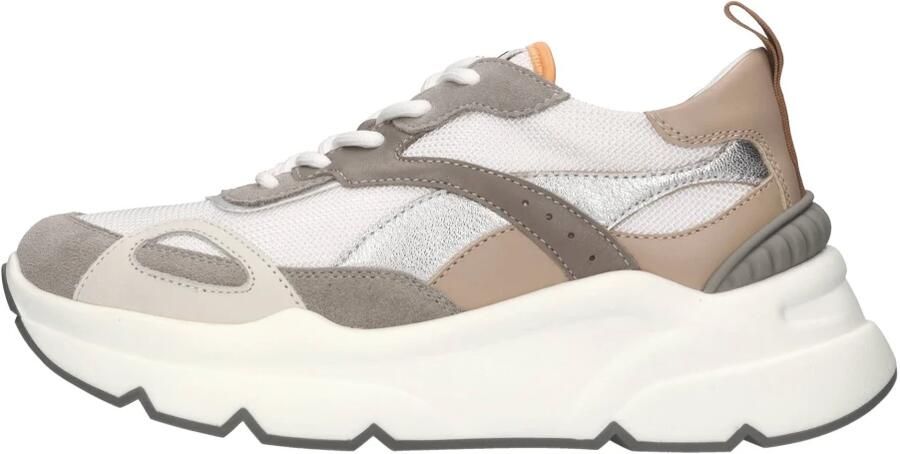 E uelle Vee Sneakers