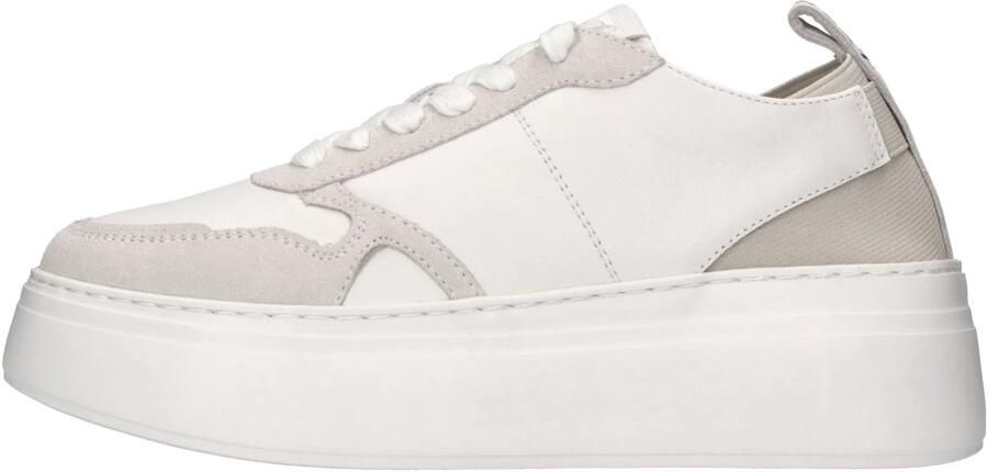 E uelle Vee Sneakers