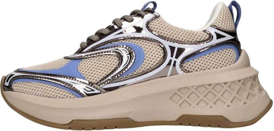 Emanuelle Vee Sneakers
