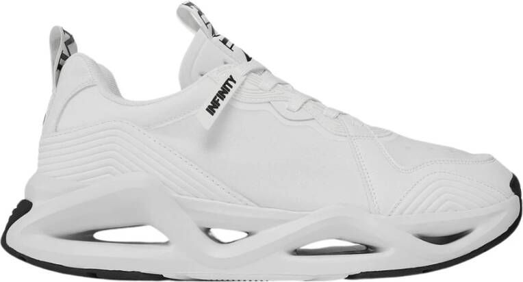 Emporio Armani EA7 Witte Herensneakers met Zwarte Inzetstukken White Heren