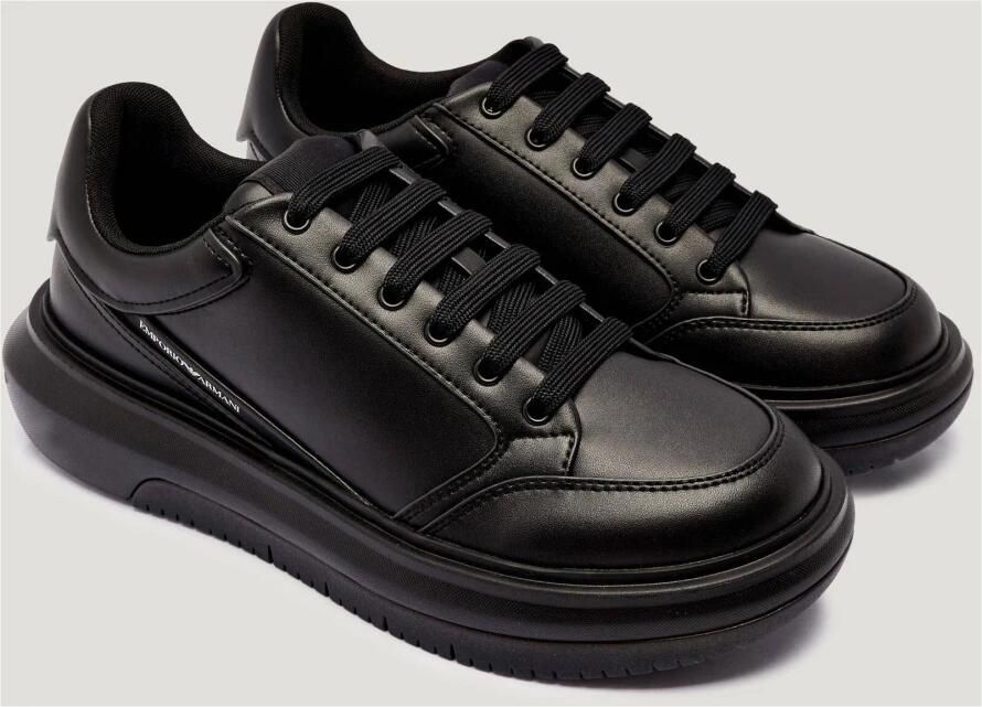 Emporio Ar i Zwarte Sneakers Stijlvolle Adelaardetail