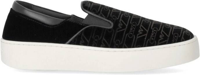 Emporio Armani Low-Top Sneakers Black Monogram Slip-On Sneaker in zwart