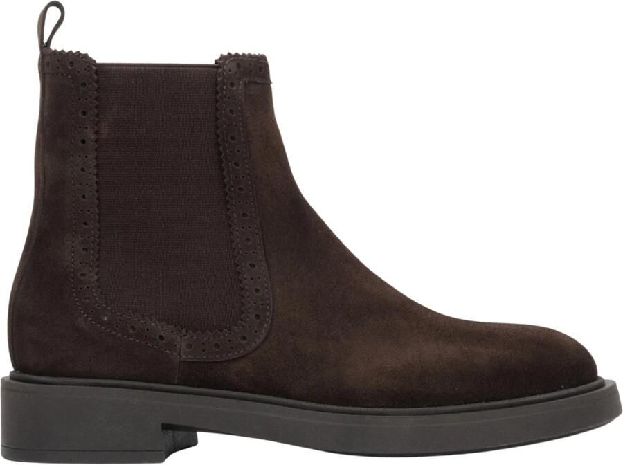 Estro Chelsea Boots