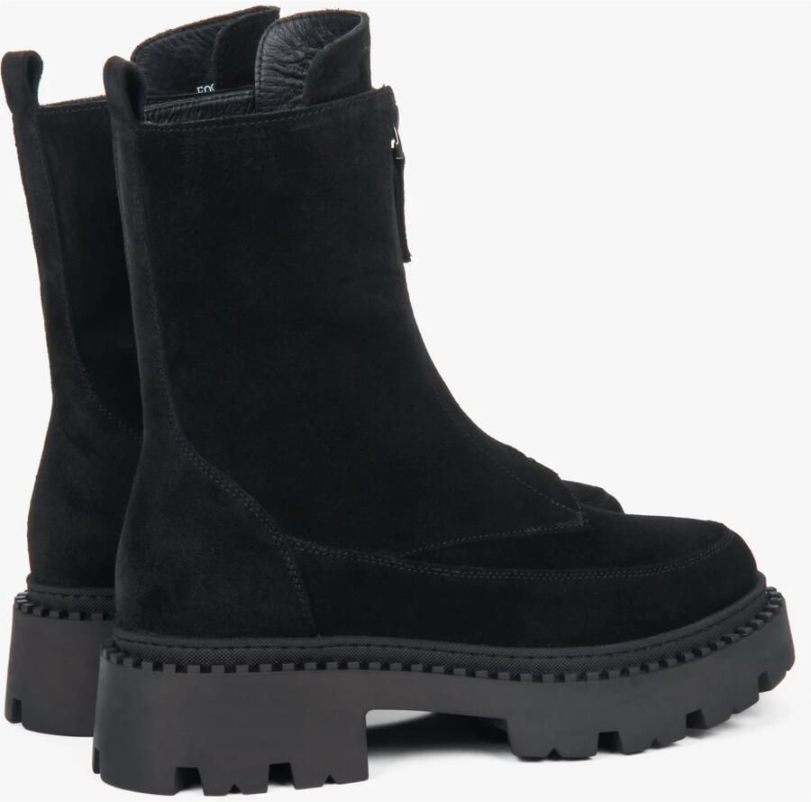 Estro Zwarte enkellaarsjes voor dames gemaakt van Italiaans echt velours met lichte isolatie