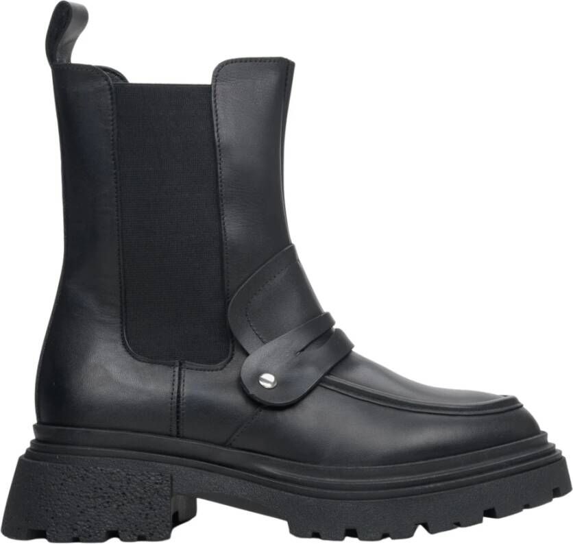 Estro Chelsea Boots