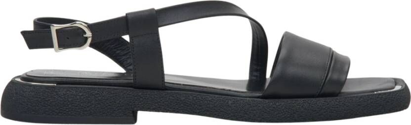 Estro Zwarte leren platte sandalen