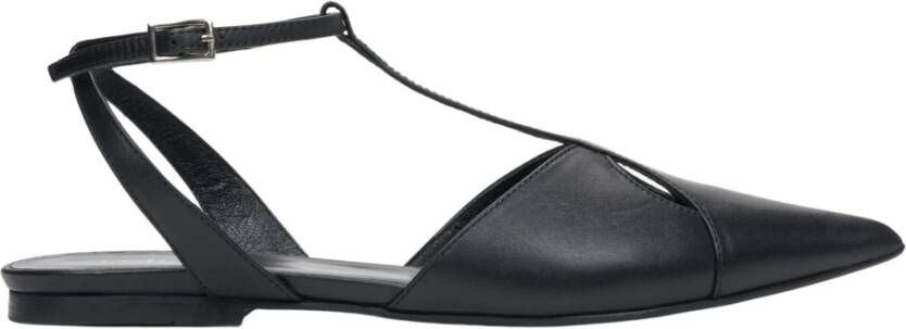 Estro Zwarte leren platte sandalen voor dames met een puntige neus