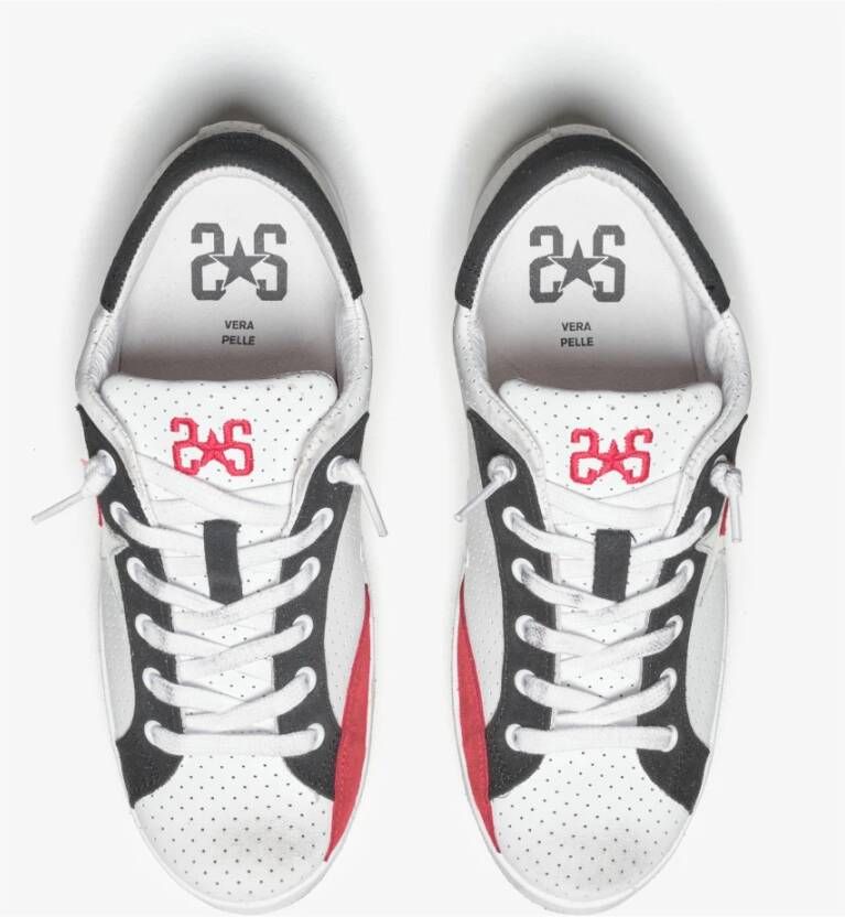 2Star Witte leren sneakers met zwarte en rode suède details