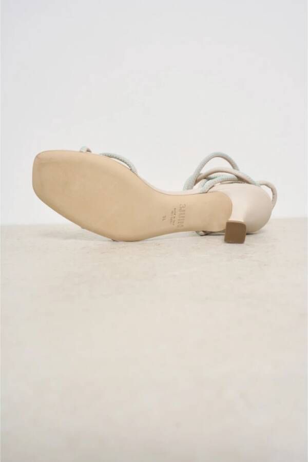 3Juin Beige Sandalen met Groene Stiksels