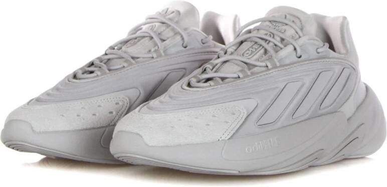 Adidas Grijze Lage Sneaker met Omhullende Pasvorm Gray Heren