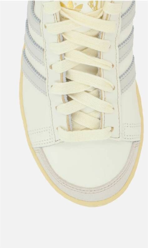 Adidas Hoge Sneaker in Ivoor en Grijs Suède White Heren