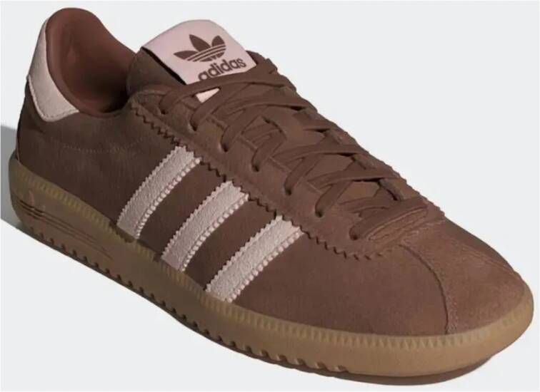 Adidas Moderne Sneakers met Gewatteerde Zool