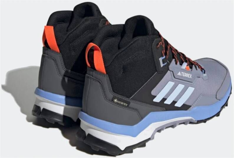 Adidas Veelzijdige Wandelschoenen voor Outdoor Avonturen Grijs Heren