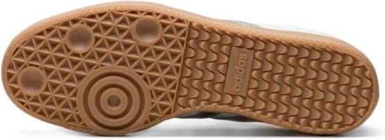 Adidas Witte Sneakers met Handtekeningdetails