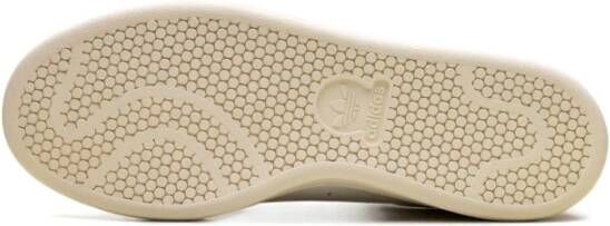Adidas Witte Sneakers Vetersluiting Geperforeerde Details