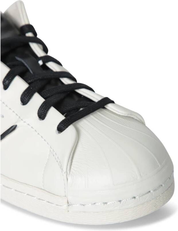 Adidas Zwarte Sneakers met Ronde Neus