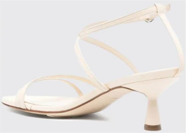 aeyde Elegante Cream Heeled Sandalen