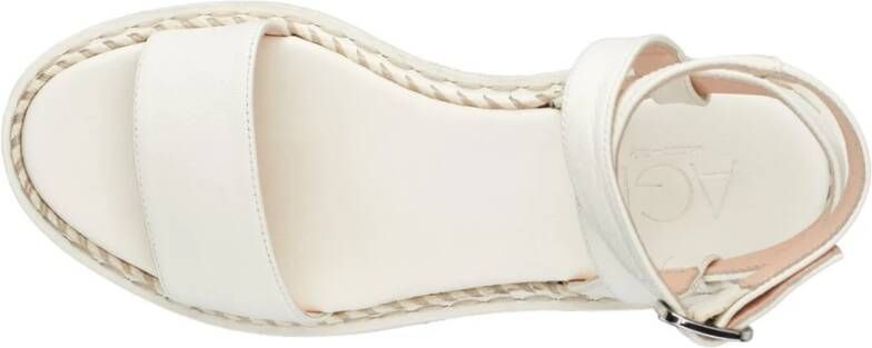 AGL Offwhite Platte Sandalen voor Zomer