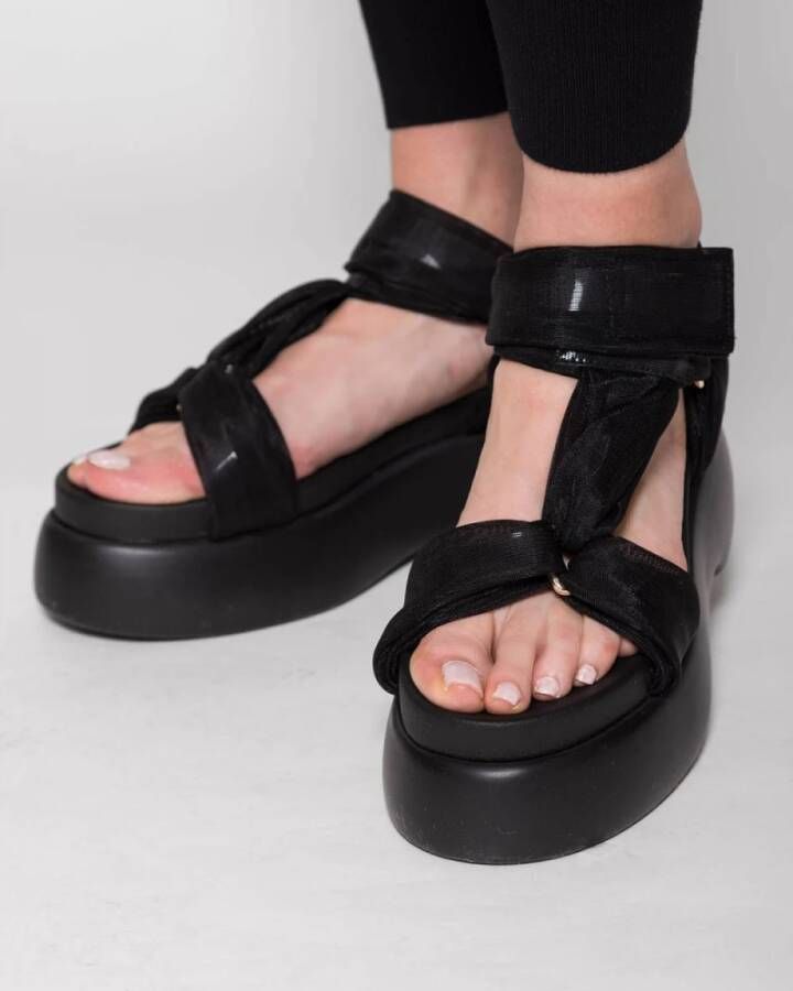 AGL Sandalen met tule banden en wigzolen Zwart Dames