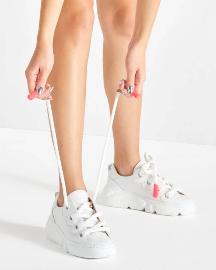 AGL Sneakers White Dames