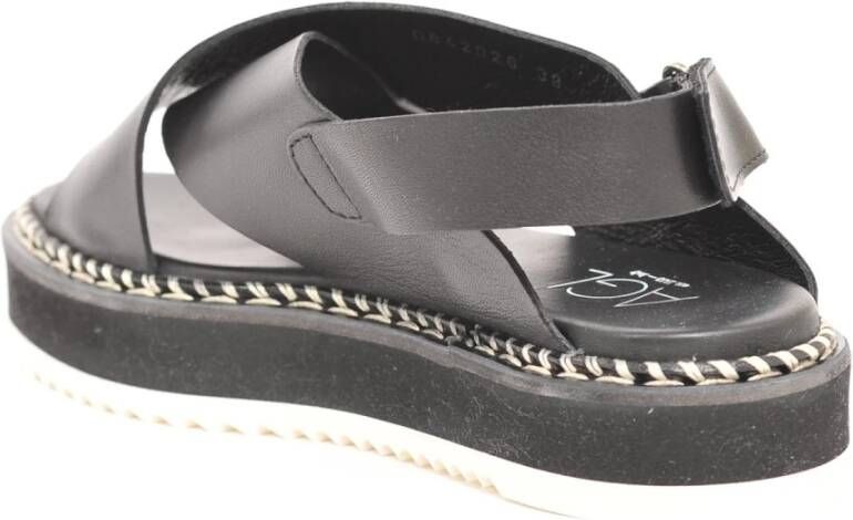 AGL Zwarte platte sandalen Marta Nero