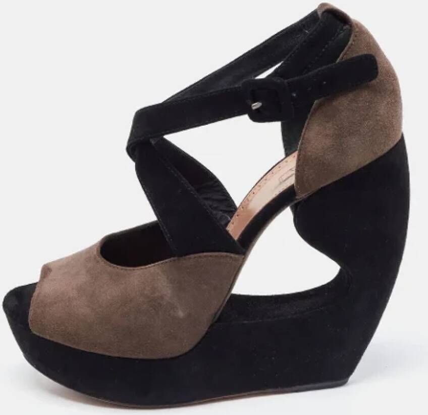 Alaïa Pre-owned Suede sandals Brown Dames