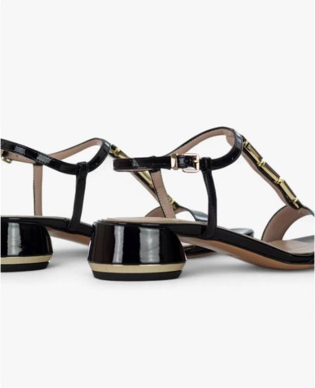 Albano Zwarte leren sandalen met steendetail