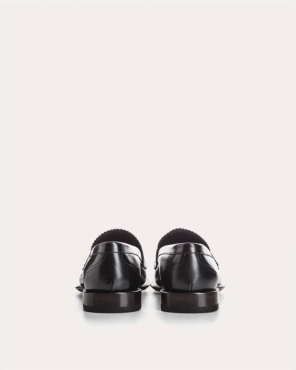 Alexander McQueen Beige Leren Mocassins met Zilveren Seal Detail