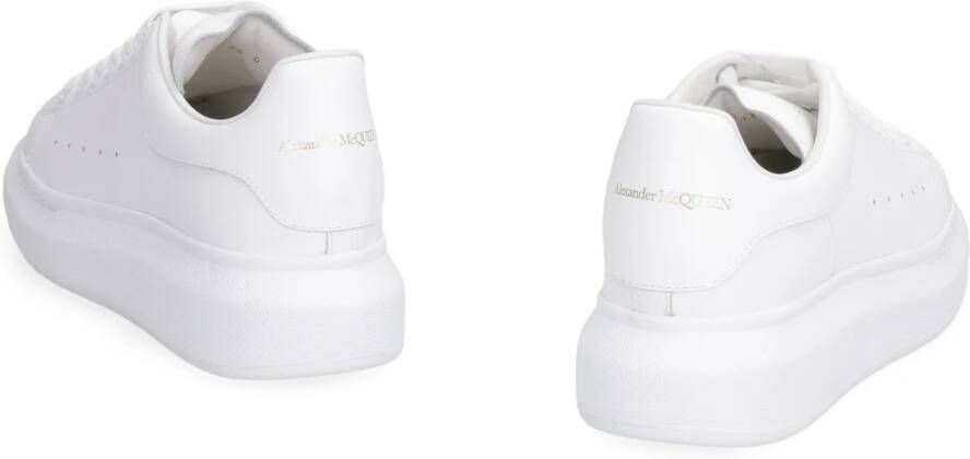 Alexander McQueen Chunky Leren Sneakers met Suède Inzet