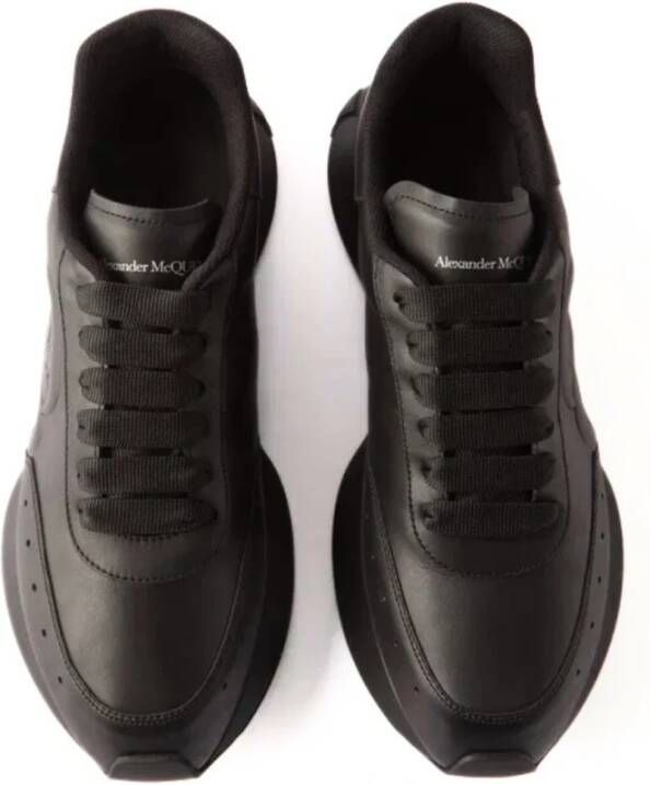 Alexander McQueen Exaggerated Sole Logo Sneakers Zwart