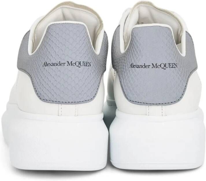 Alexander McQueen Larry Oversized Sneakers Wit Cement Grijs
