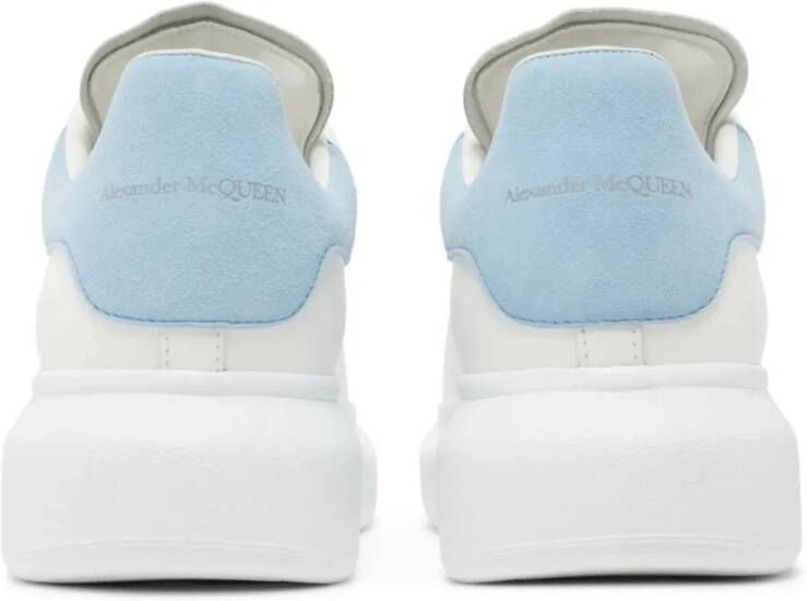Alexander McQueen Oversized Sneaker Wit Poederblauw