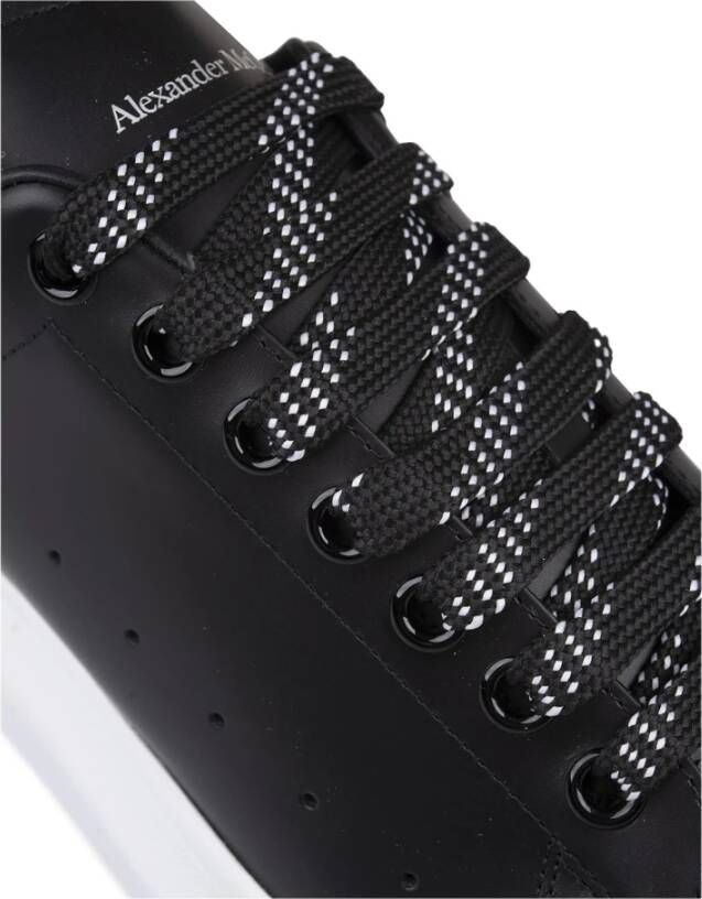 alexander mcqueen Oversized Sneakers met Geperforeerd Detail Black Heren