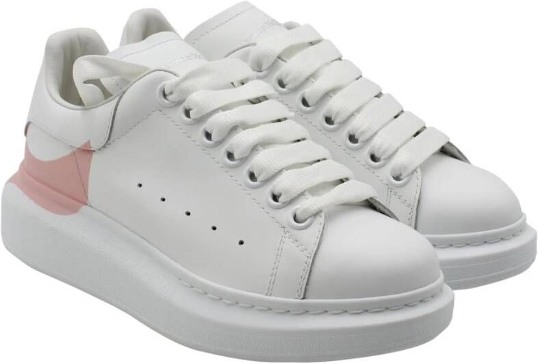 alexander mcqueen Oversized Sneakers met Geperforeerd Detail White Dames