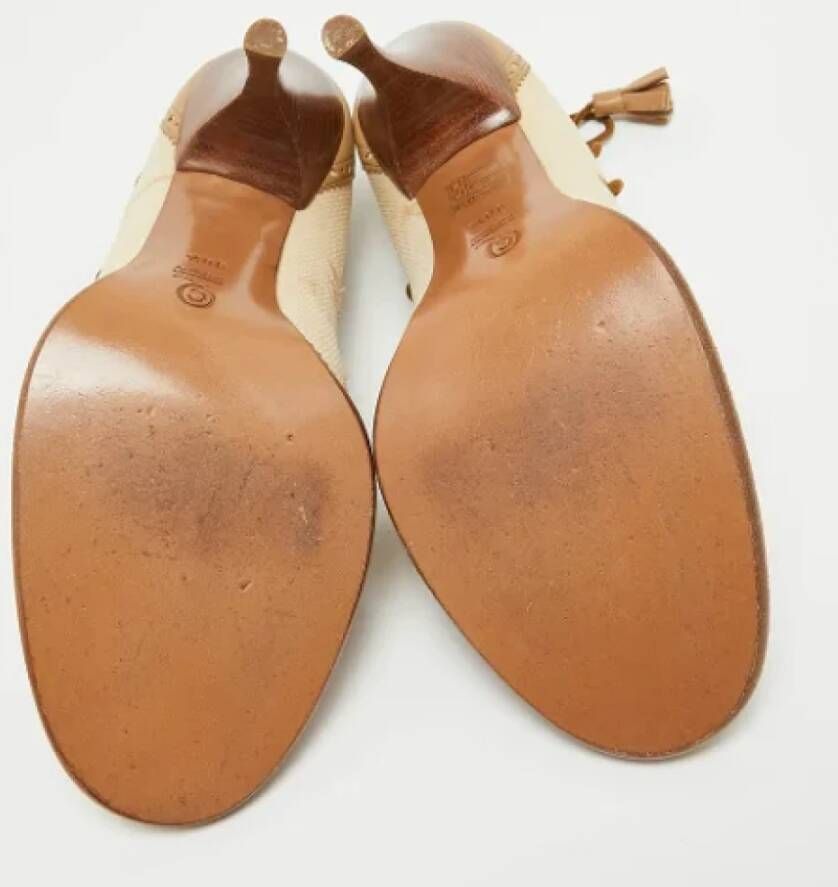 Alexander McQueen Pre-owned Canvas heels Beige Dames
