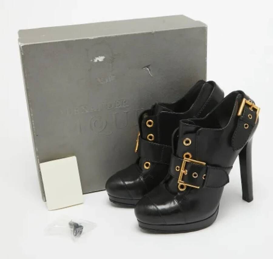 Alexander McQueen Pre-owned Leather boots Black Dames