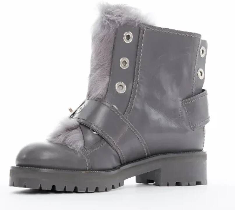 Alexander McQueen Pre-owned Leather boots Gray Dames