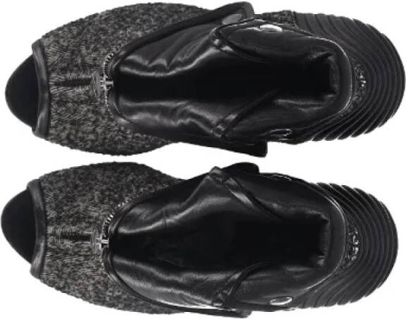 Alexander McQueen Pre-owned Leather boots Gray Heren