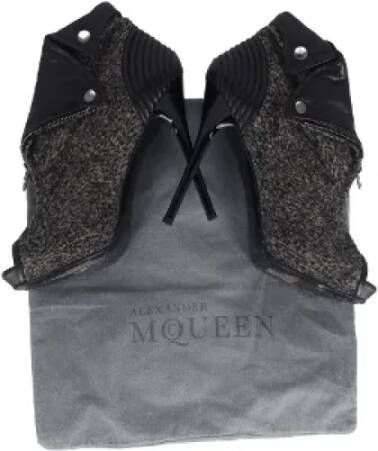 Alexander McQueen Pre-owned Leather boots Gray Heren