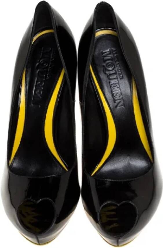 Alexander McQueen Pre-owned Leather heels Black Dames