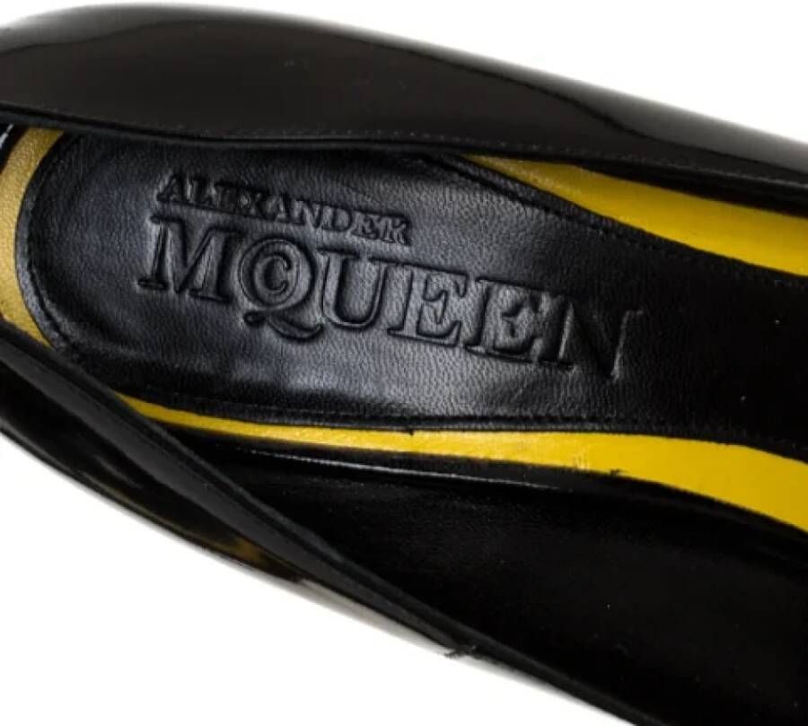 Alexander McQueen Pre-owned Leather heels Black Dames