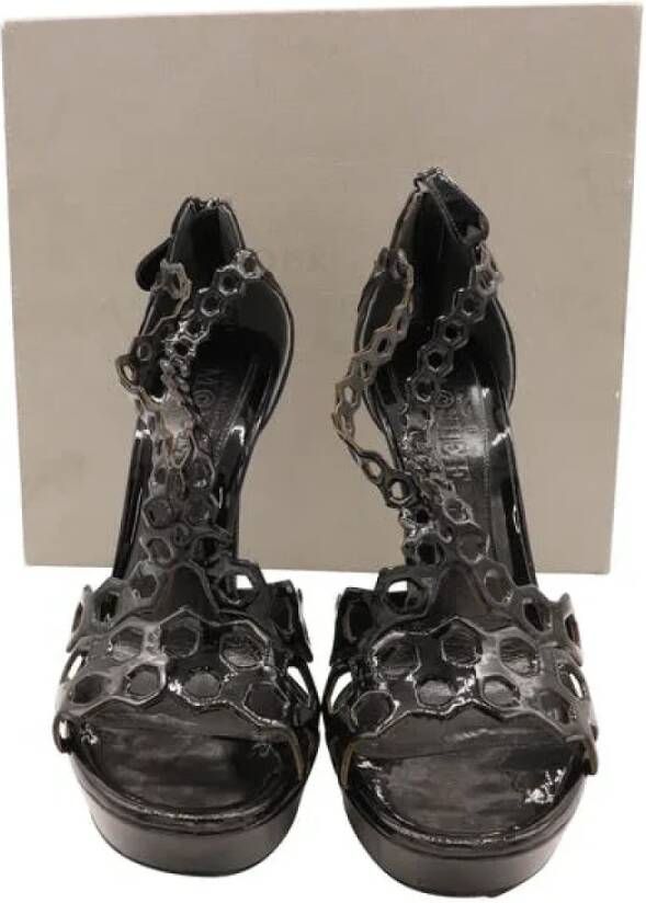 Alexander McQueen Pre-owned Leather heels Black Dames