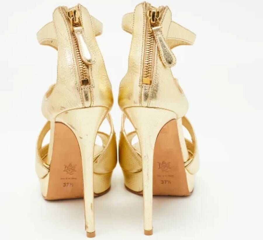 Alexander McQueen Pre-owned Leather sandals Yellow Dames