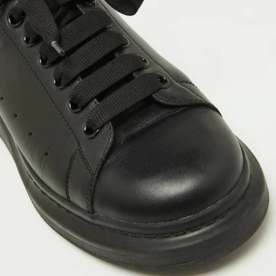 Alexander McQueen Pre-owned Leather sneakers Black Heren