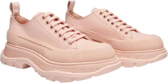 Alexander McQueen Pre-owned Leather sneakers Pink Dames