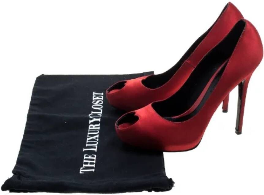 Alexander McQueen Pre-owned Satin heels Red Dames