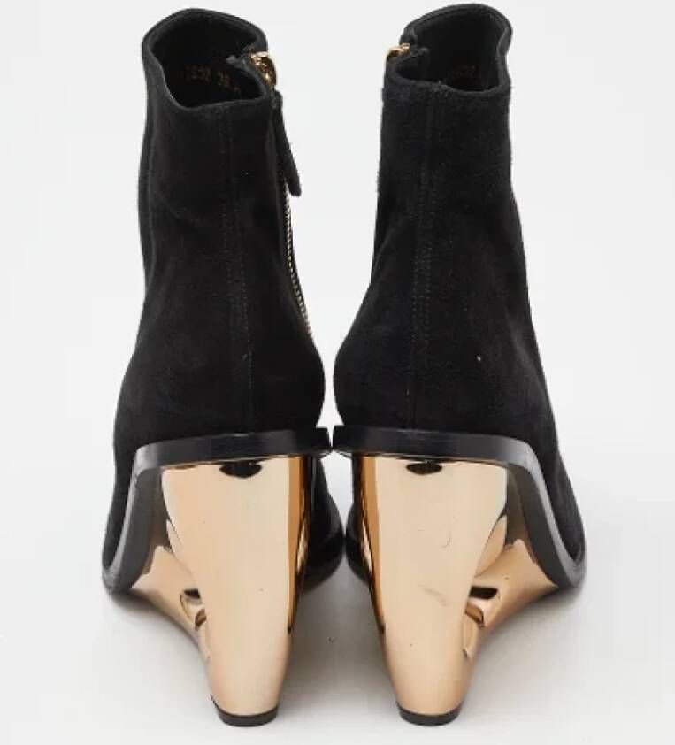 Alexander McQueen Pre-owned Suede boots Black Dames
