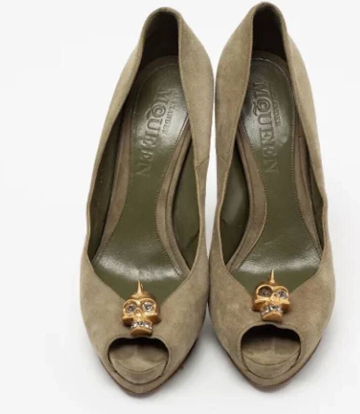 Alexander McQueen Pre-owned Suede heels Green Dames