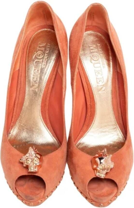 Alexander McQueen Pre-owned Suede heels Orange Dames